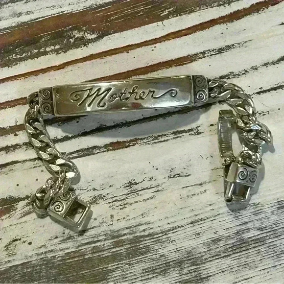 Brighton Mother’s Day “MOM” ID Chain bracelet - Picture 8 of 12